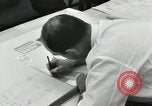 Standbild Zeichner arbeiten Pasadena California USA, 1958, aus Sekunde 46 historischem Filmmaterial Videoclip 65675023668
