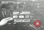 Standbild Machinist Drehmaschinen Glasfaser Pasadena California USA, 1958, aus Sekunde 1 historischem Filmmaterial Videoclip 65675023669