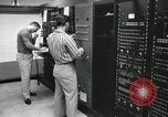 Standbild Control board eines Instruments Pasadena California USA, 1958, aus Sekunde 7 historischem Filmmaterial Videoclip 65675023675