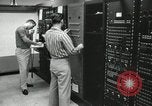 Standbild Control board eines Instruments Pasadena California USA, 1958, aus Sekunde 8 historischem Filmmaterial Videoclip 65675023675