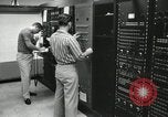 Standbild Control board eines Instruments Pasadena California USA, 1958, aus Sekunde 12 historischem Filmmaterial Videoclip 65675023675