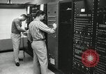 Standbild Control board eines Instruments Pasadena California USA, 1958, aus Sekunde 17 historischem Filmmaterial Videoclip 65675023675