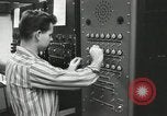 Standbild Control board eines Instruments Pasadena California USA, 1958, aus Sekunde 19 historischem Filmmaterial Videoclip 65675023675
