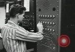 Standbild Control board eines Instruments Pasadena California USA, 1958, aus Sekunde 20 historischem Filmmaterial Videoclip 65675023675