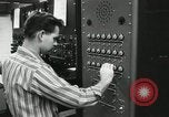 Standbild Control board eines Instruments Pasadena California USA, 1958, aus Sekunde 25 historischem Filmmaterial Videoclip 65675023675