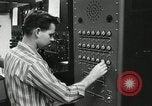 Standbild Control board eines Instruments Pasadena California USA, 1958, aus Sekunde 27 historischem Filmmaterial Videoclip 65675023675
