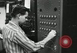 Standbild Control board eines Instruments Pasadena California USA, 1958, aus Sekunde 28 historischem Filmmaterial Videoclip 65675023675