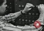 Standbild Control board eines Instruments Pasadena California USA, 1958, aus Sekunde 32 historischem Filmmaterial Videoclip 65675023675