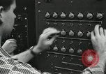 Standbild Control board eines Instruments Pasadena California USA, 1958, aus Sekunde 34 historischem Filmmaterial Videoclip 65675023675