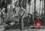 Standbild Unfall während der Schlacht von Tarawa Gilbert Inseln, 1943, aus Sekunde 15 historischem Filmmaterial Videoclip 65675023683