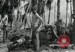Standbild Unfall während der Schlacht von Tarawa Gilbert Inseln, 1943, aus Sekunde 16 historischem Filmmaterial Videoclip 65675023683