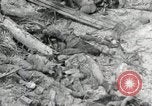 Standbild Unfall während der Schlacht von Tarawa Gilbert Inseln, 1943, aus Sekunde 28 historischem Filmmaterial Videoclip 65675023683