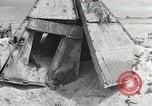 Standbild Unfall während der Schlacht von Tarawa Gilbert Inseln, 1943, aus Sekunde 53 historischem Filmmaterial Videoclip 65675023683