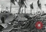 Standbild Unfall während der Schlacht von Tarawa Gilbert Inseln, 1943, aus Sekunde 56 historischem Filmmaterial Videoclip 65675023683