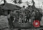 Standbild US Marines Gilbert Inseln, 1943, aus Sekunde 5 historischem Filmmaterial Videoclip 65675023684