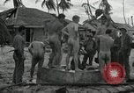 Standbild US Marines Gilbert Inseln, 1943, aus Sekunde 10 historischem Filmmaterial Videoclip 65675023684