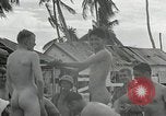 Standbild US Marines Gilbert Inseln, 1943, aus Sekunde 21 historischem Filmmaterial Videoclip 65675023684