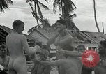 Standbild US Marines Gilbert Inseln, 1943, aus Sekunde 23 historischem Filmmaterial Videoclip 65675023684