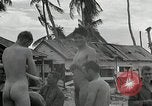 Standbild US Marines Gilbert Inseln, 1943, aus Sekunde 27 historischem Filmmaterial Videoclip 65675023684
