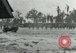 Standbild US Marines Gilbert Inseln, 1943, aus Sekunde 47 historischem Filmmaterial Videoclip 65675023684
