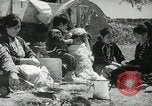 Image Navajo Native American Indian family United States USA, 1938, de la seconde 4 séquences d'archives historiques vidéo 65675023687
