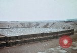 Immagine di Obice gusci in discarica di munizioni Long Binh Vietnam, 1969, secondo 60 filmato di repertorio 65675023698