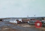Immagine di Terminale Pol Long Binh Vietnam, 1969, secondo 51 filmato di repertorio 65675023699