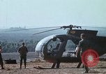 Image OH-6Un hélicoptère Vietnam, 1969, de la seconde 16 séquences d'archives historiques vidéo 65675023705