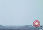 Image OH-6Un hélicoptère Vietnam, 1969, de la seconde 29 séquences d'archives historiques vidéo 65675023705