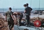 Image OH-6Un hélicoptère Vietnam, 1969, de la seconde 57 séquences d'archives historiques vidéo 65675023705