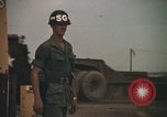Immagine di Munizioni supply depot Long Binh Vietnam, 1970, secondo 3 filmato di repertorio 65675023710