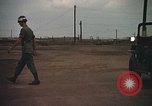 Immagine di Munizioni supply depot Long Binh Vietnam, 1970, secondo 33 filmato di repertorio 65675023710