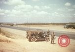 Immagine di Autostrada security Long Binh Vietnam, 1970, secondo 11 filmato di repertorio 65675023712