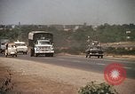 Immagine di Autostrada security Long Binh Vietnam, 1970, secondo 15 filmato di repertorio 65675023712