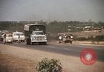 Immagine di Autostrada security Long Binh Vietnam, 1970, secondo 18 filmato di repertorio 65675023712