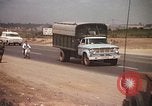 Immagine di Autostrada security Long Binh Vietnam, 1970, secondo 25 filmato di repertorio 65675023712