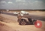 Immagine di Autostrada security Long Binh Vietnam, 1970, secondo 31 filmato di repertorio 65675023712