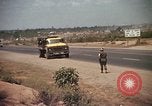 Immagine di Autostrada security Long Binh Vietnam, 1970, secondo 43 filmato di repertorio 65675023712