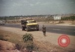 Immagine di Autostrada security Long Binh Vietnam, 1970, secondo 45 filmato di repertorio 65675023712