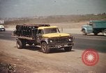 Immagine di Autostrada security Long Binh Vietnam, 1970, secondo 52 filmato di repertorio 65675023712