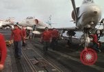 Image USS Coral Sea sud de la mer de Chine du Sud, 1967, de la seconde 6 séquences d'archives historiques vidéo 65675023715
