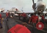 Image USS Coral Sea sud de la mer de Chine du Sud, 1967, de la seconde 8 séquences d'archives historiques vidéo 65675023715