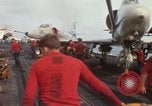Image USS Coral Sea sud de la mer de Chine du Sud, 1967, de la seconde 9 séquences d'archives historiques vidéo 65675023715