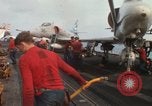 Image USS Coral Sea sud de la mer de Chine du Sud, 1967, de la seconde 10 séquences d'archives historiques vidéo 65675023715