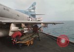 Image USS Coral Sea sud de la mer de Chine du Sud, 1967, de la seconde 18 séquences d'archives historiques vidéo 65675023715