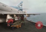 Image USS Coral Sea sud de la mer de Chine du Sud, 1967, de la seconde 19 séquences d'archives historiques vidéo 65675023715