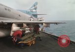 Image USS Coral Sea sud de la mer de Chine du Sud, 1967, de la seconde 21 séquences d'archives historiques vidéo 65675023715