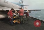 Image USS Coral Sea sud de la mer de Chine du Sud, 1967, de la seconde 30 séquences d'archives historiques vidéo 65675023715