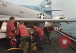 Image USS Coral Sea sud de la mer de Chine du Sud, 1967, de la seconde 35 séquences d'archives historiques vidéo 65675023715