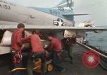Image USS Coral Sea sud de la mer de Chine du Sud, 1967, de la seconde 37 séquences d'archives historiques vidéo 65675023715